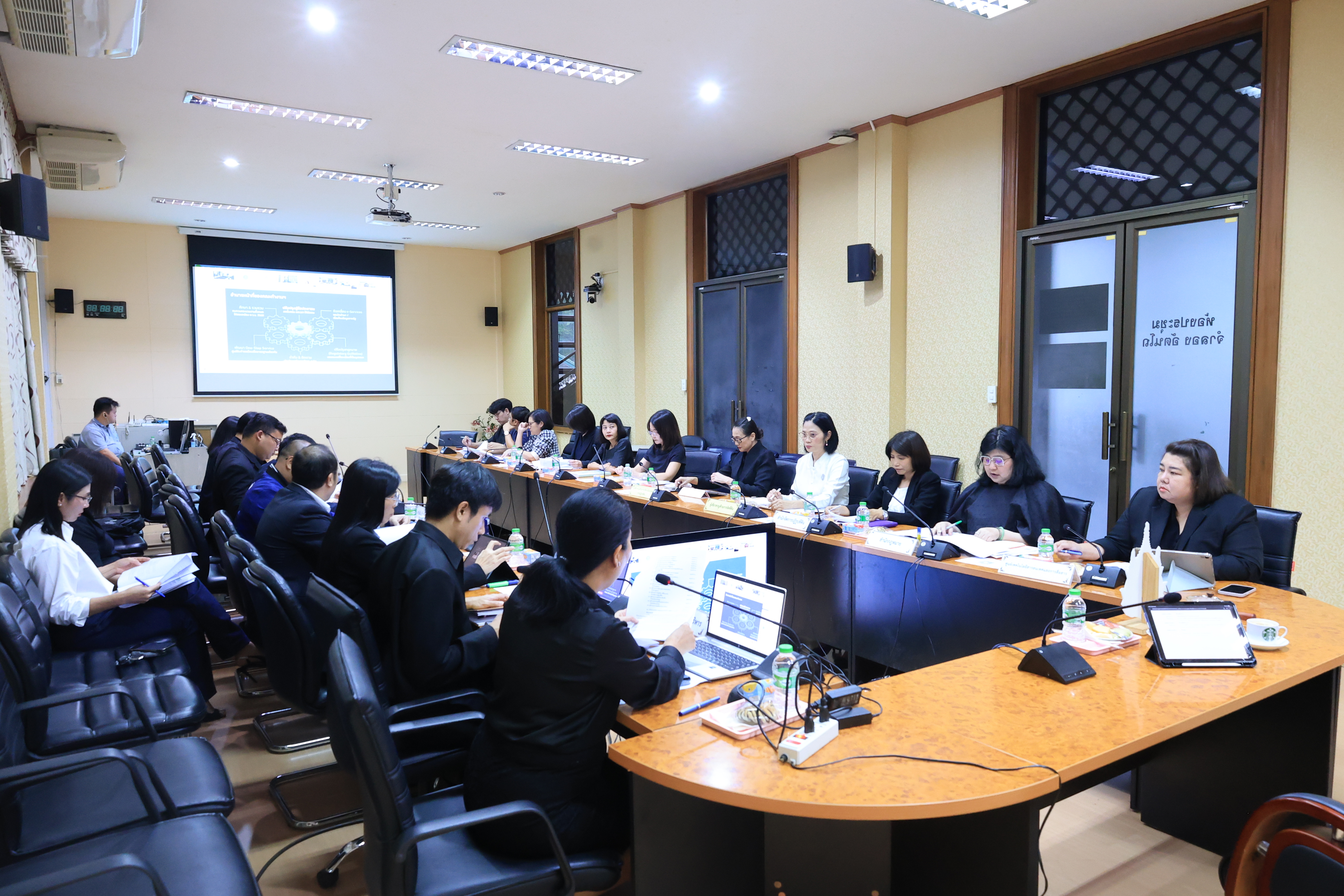 title - ส.ป.ก. ประชุมคณะทํางานขับเคลื่อนการปฏิบัติตามพระราชบัญญัติการอํานวยความสะดวก ในการพิจารณาอนุญาตและการให้บริการแก่ประชาชน พ.ศ. 2569 ครั้งที่ 1/2569 
